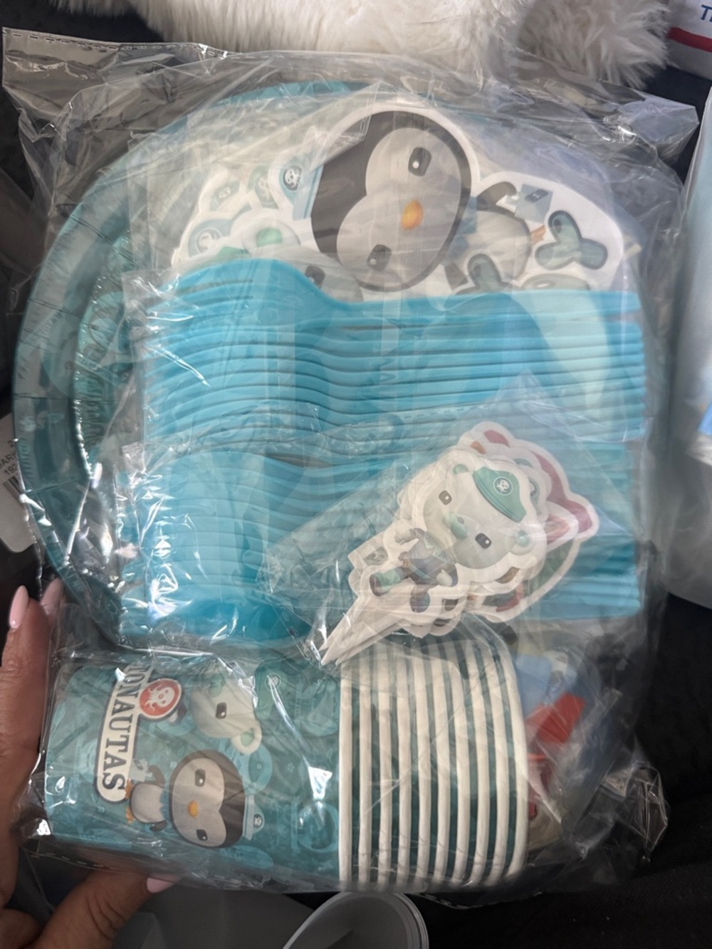 Blue Penguin-Themed Party Tableware Set